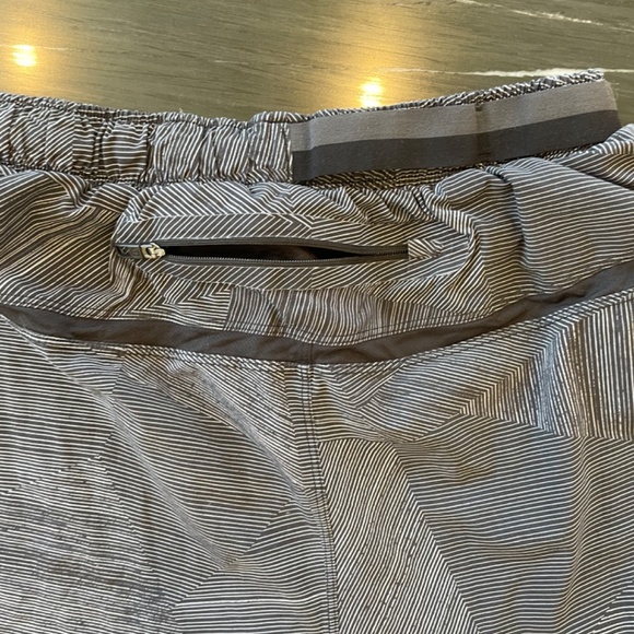 Men’s Lululemon Linerless 7” Short - Picture 5 of 8